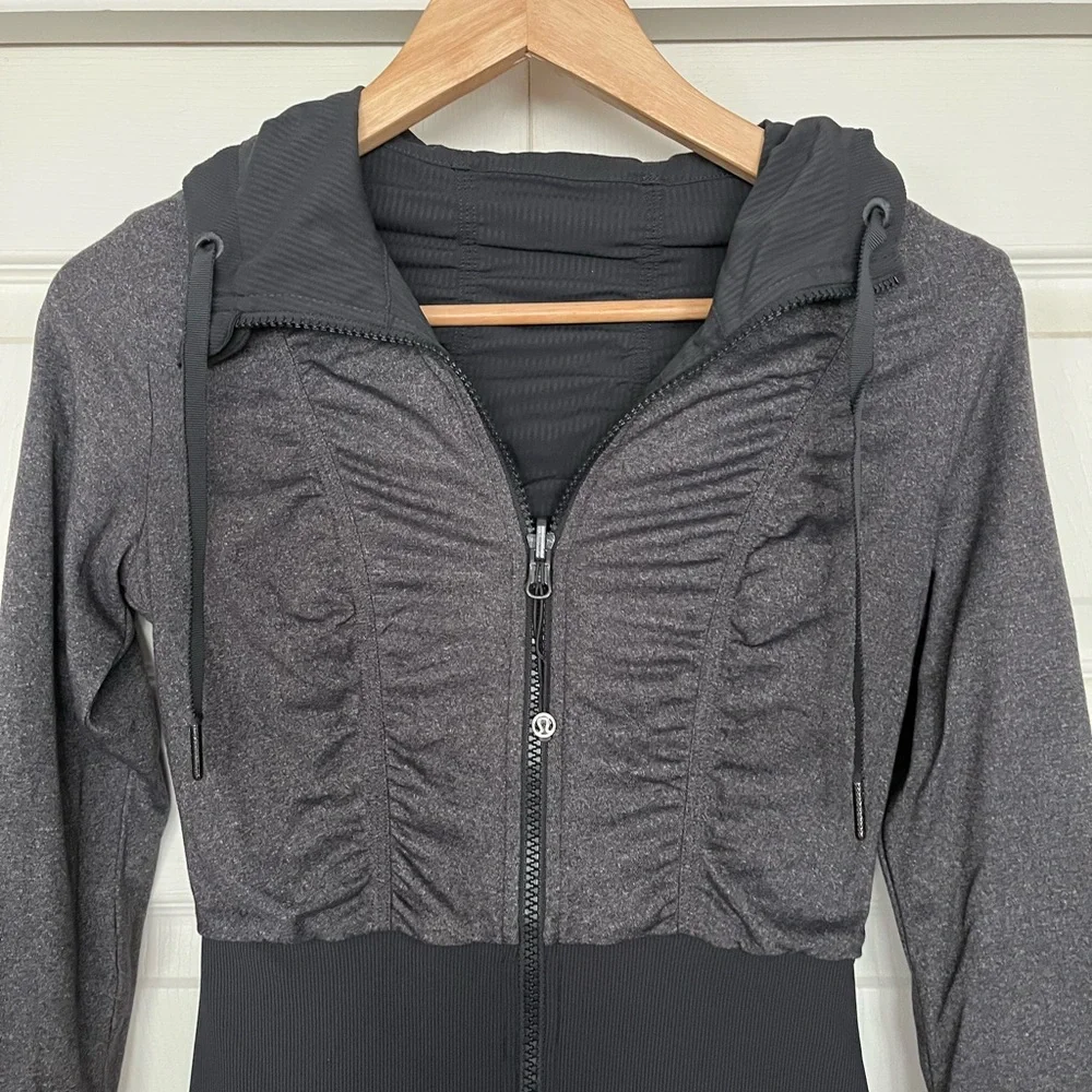 {Lululemon} Dance Studio Reversible Jacket in Black - Women's 4 ruffled